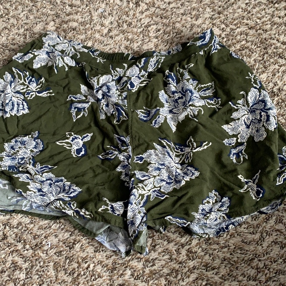 Abercrombie flowy high waisted shorts